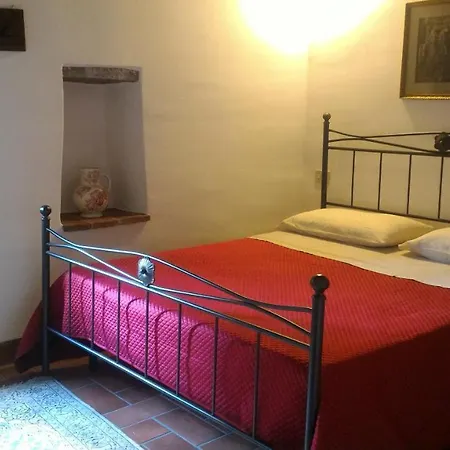 La Nussa Bed & Breakfast 3*